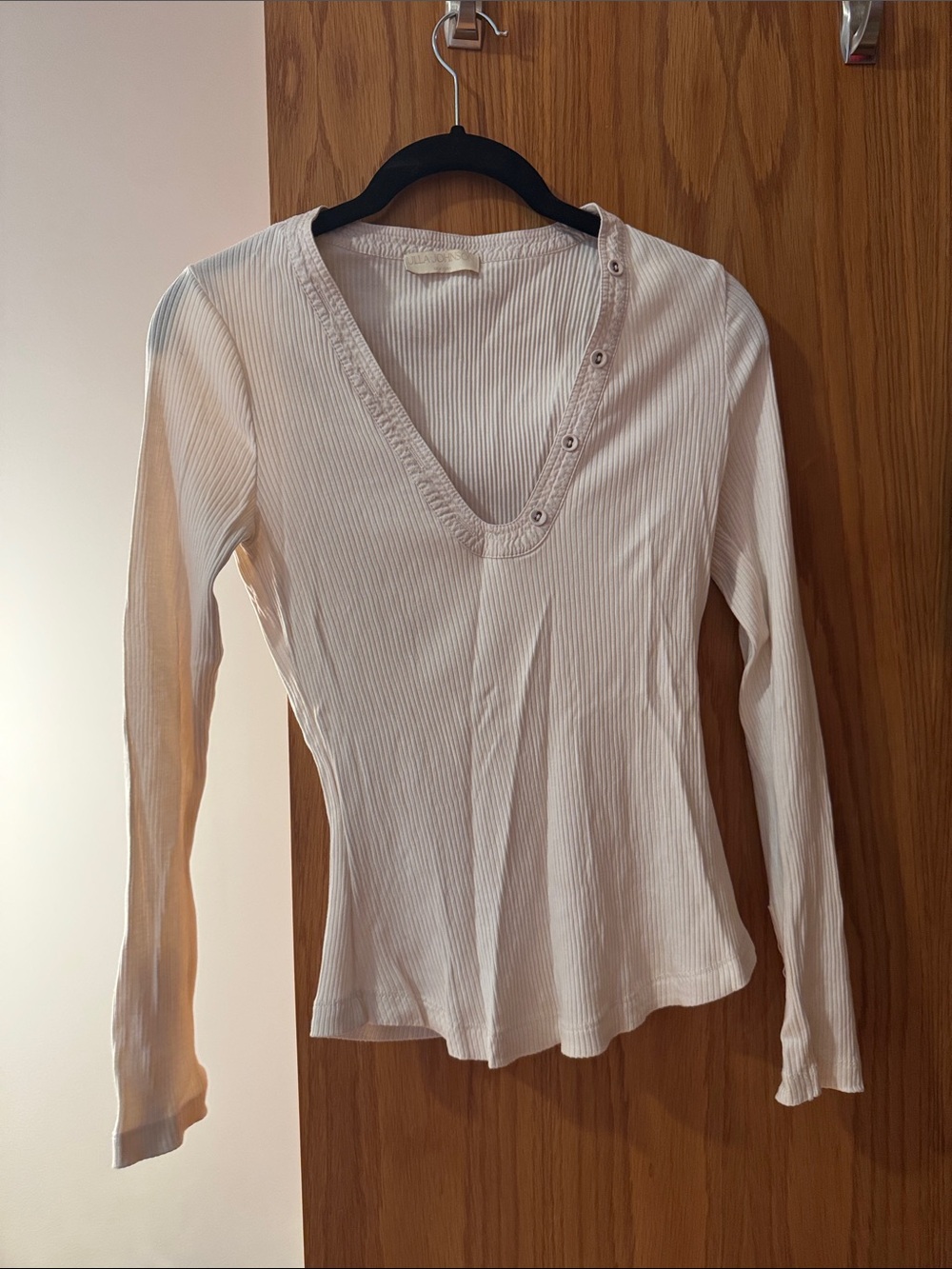 Ulla Johnson Cream Ribbed V-Neck Long Sleeve Top with Snap Detail